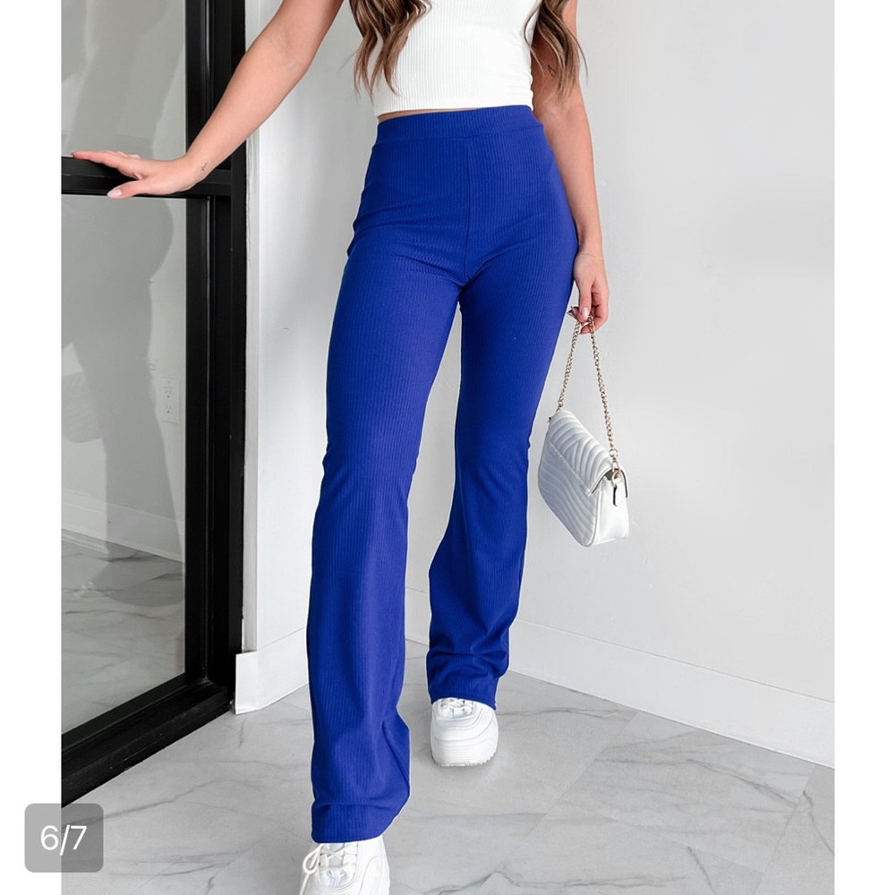 Royal blue ribbed flare legging pants! small
